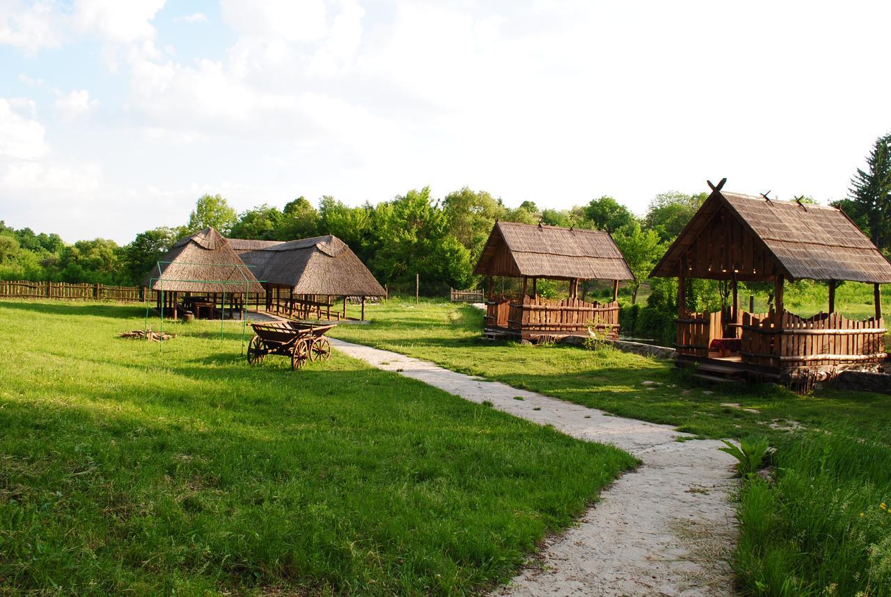 Dykyi Khutir Hotel Melniki  Ngoại thất bức ảnh